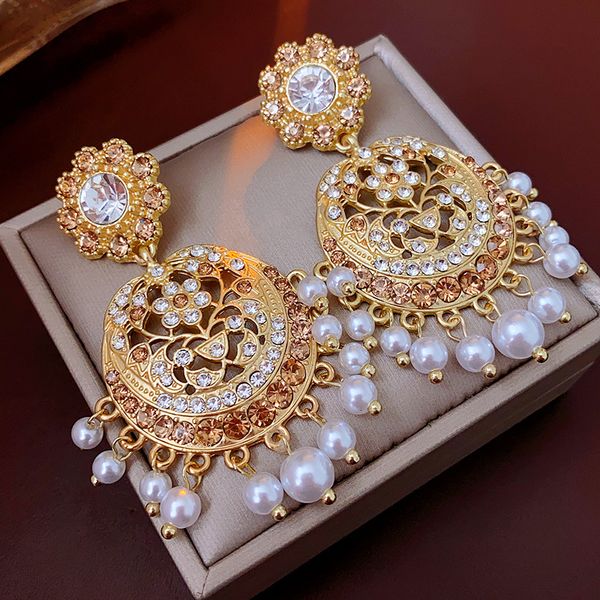 retro designer vintage earring pearl hollow earrings crystal pendant jewelry gifts, Golden
retro designer vintage earring pearl hollow earrings crystal pendant jewelry gifts, Golden