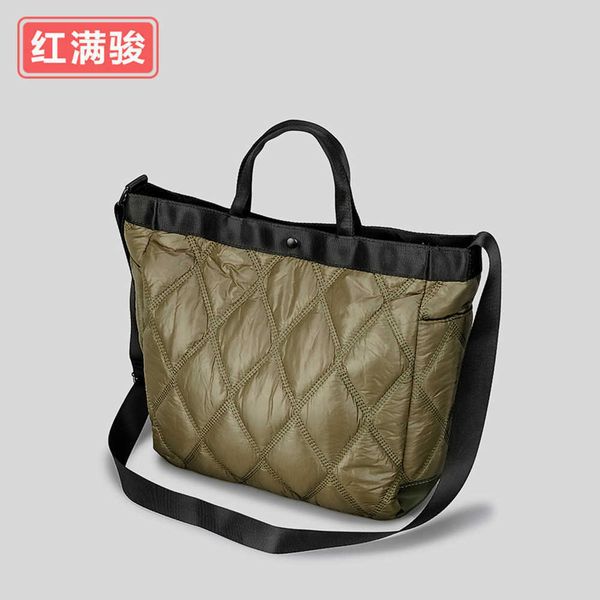 large capacity contrast down cotton handbag women's soft diamond space cotton one shoulder small car sewing messenger bag 230831
large capacity contrast down cotton handbag women's soft diamond space cotton one shoulder small car sewing messenger bag 230831