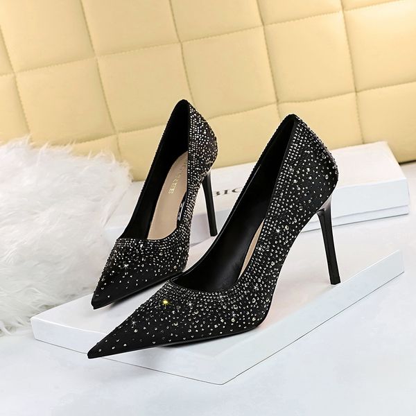 shoes sparkle rhinestones women pumps luxury high heels satin women shoes fashion wedding shoes metal heel stiletto pumps plus size 35-43, Black
shoes sparkle rhinestones women pumps luxury high heels satin women shoes fashion wedding shoes metal heel stiletto pumps plus size 35-43, Black
