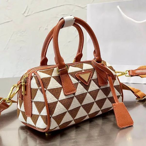 designer bags2023 tote bag women crossbody canvas shoulderbag designer wallet classic lettered pattern fashion handbag women mini brand chai
designer bags2023 tote bag women crossbody canvas shoulderbag designer wallet classic lettered pattern fashion handbag women mini brand chai