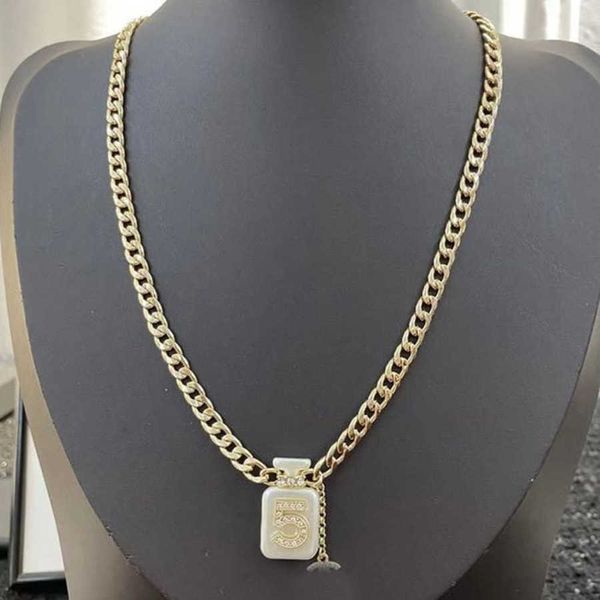 luxury fashion classics necklaces pendant brand ch designers men women cuban link chain pendants necklace choker curb diamonds clasp lock 18, Golden;silver
luxury fashion classics necklaces pendant brand ch designers men women cuban link chain pendants necklace choker curb diamonds clasp lock 18, Golden;silver