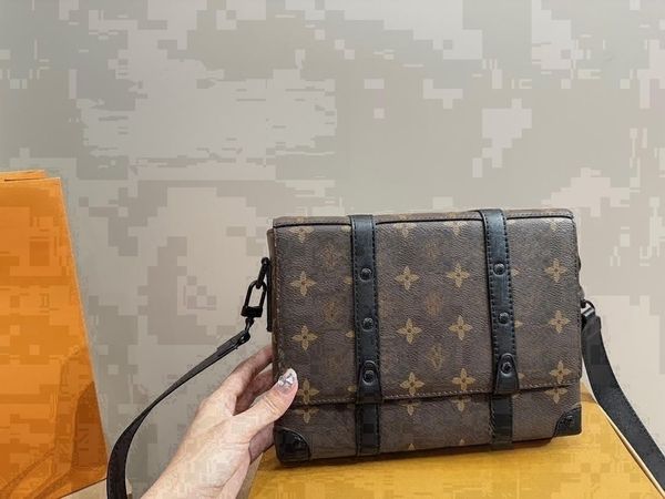 designer bag, shoulder bag, crossbody bag, messenger bag, men's bag, luxurious classic vintage bag
designer bag, shoulder bag, crossbody bag, messenger bag, men's bag, luxurious classic vintage bag