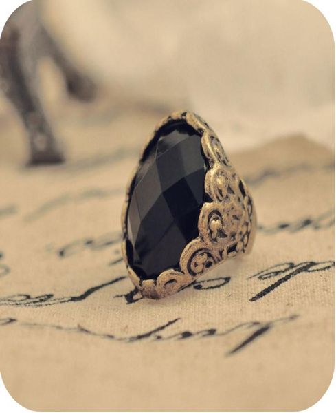 r014 new fashion retro big black oval gem stone rings carve patterns for party vampire diaries same design luxurious rings 521341865, Silver
r014 new fashion retro big black oval gem stone rings carve patterns for party vampire diaries same design luxurious rings 521341865, Silver