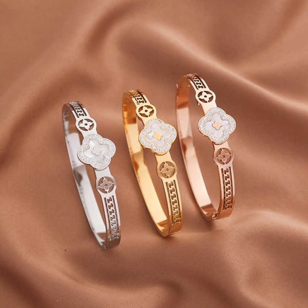 Designer Van Clee Bracelet Luxury Top Titanium Steel New Full Diamond White Beige Four Leaf Grass with Colorful Buckle Bracelet Advanced Sense Accessories Jewelry
Designer Van Clee Bracelet Luxury Top Titanium Steel New Full Diamond White Beige Four Leaf Grass with Colorful Buckle Bracelet Advanced Sense Accessories Jewelry