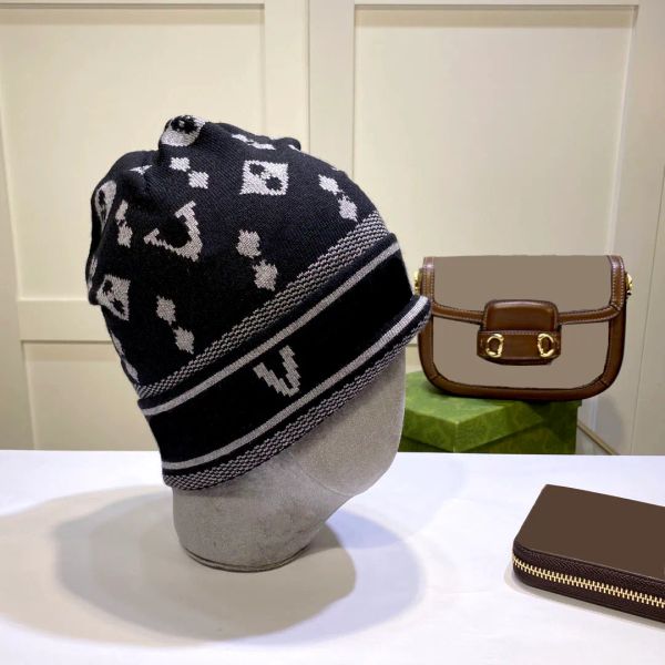designer beanie luxury beanie knitwear hat alphabet design temperament versatile beanie knitted hat warm letter design hat christmas gift ha, Blue;gray
designer beanie luxury beanie knitwear hat alphabet design temperament versatile beanie knitted hat warm letter design hat christmas gift ha, Blue;gray