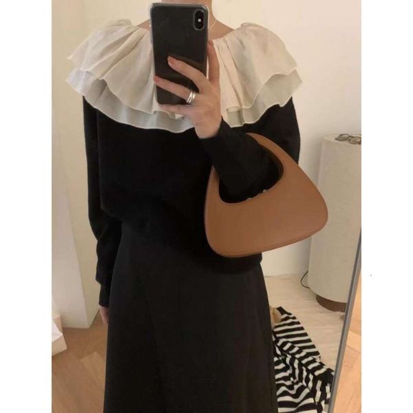 spring and autumn procurement womens sweaters service of korean products elegant petal collar sweater sweet lotus, White;black
spring and autumn procurement womens sweaters service of korean products elegant petal collar sweater sweet lotus, White;black