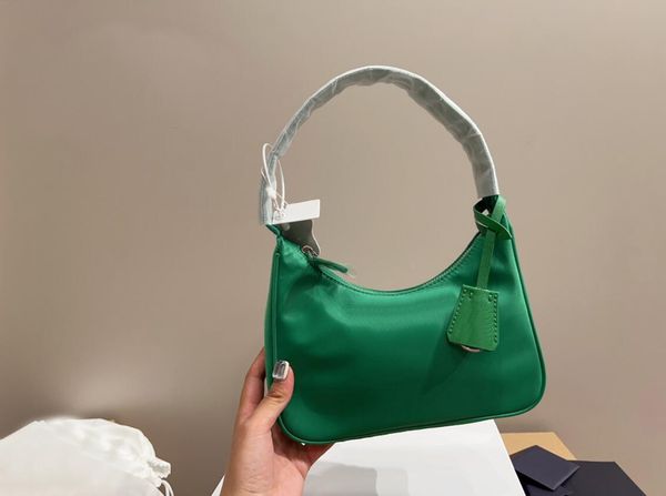tz lady re-edition 2000 re-nylon hobo bags saffiano clutch bag womens cross body shoulder triangle bags for women luxury handbag designer ba
tz lady re-edition 2000 re-nylon hobo bags saffiano clutch bag womens cross body shoulder triangle bags for women luxury handbag designer ba