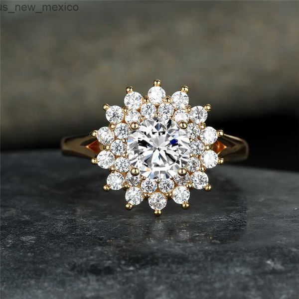 band rings fashion gold silver color wedding ring female luxury crystal flower ring white big round stone engagement rings for women r230831
band rings fashion gold silver color wedding ring female luxury crystal flower ring white big round stone engagement rings for women r230831