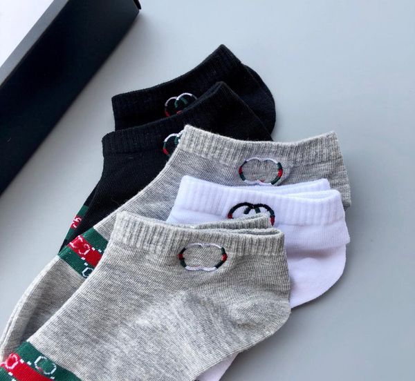 2021 new fashion cotton socks luxury designer others apparel autumn winter warm men and women socks 5 pair 818504, Black;white
2021 new fashion cotton socks luxury designer others apparel autumn winter warm men and women socks 5 pair 818504, Black;white