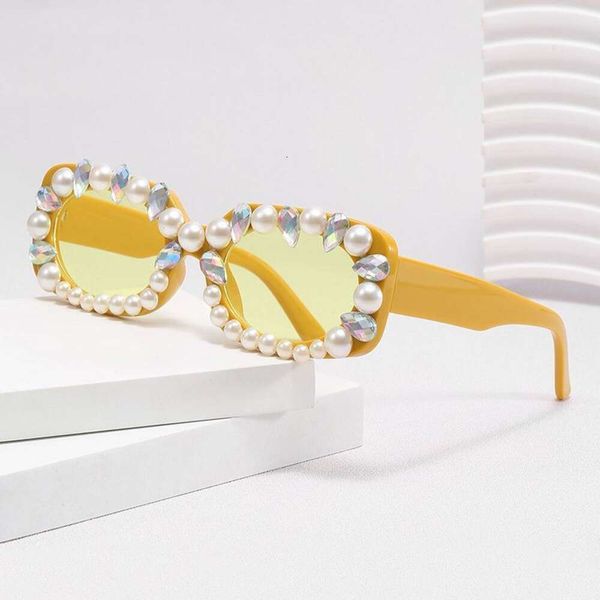 party pearl square frame sunglasses fashion temperament sun glasses personality all match, White;black
party pearl square frame sunglasses fashion temperament sun glasses personality all match, White;black