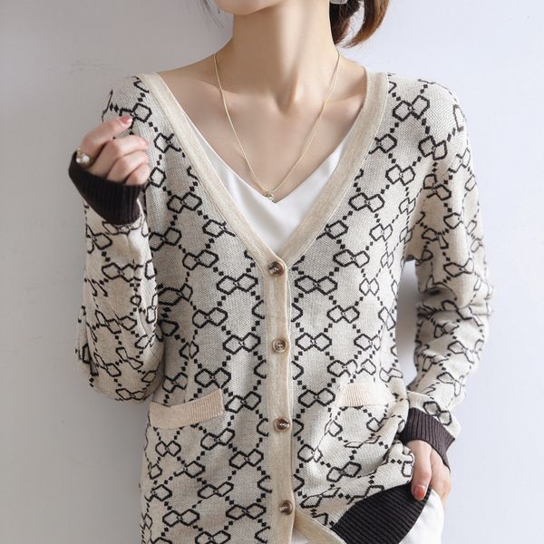 women's sweaters 2023 autumn fashion print slim vneck sweater knitted cardigan european chic contrast color aging coat 230831, White;black
women's sweaters 2023 autumn fashion print slim vneck sweater knitted cardigan european chic contrast color aging coat 230831, White;black
