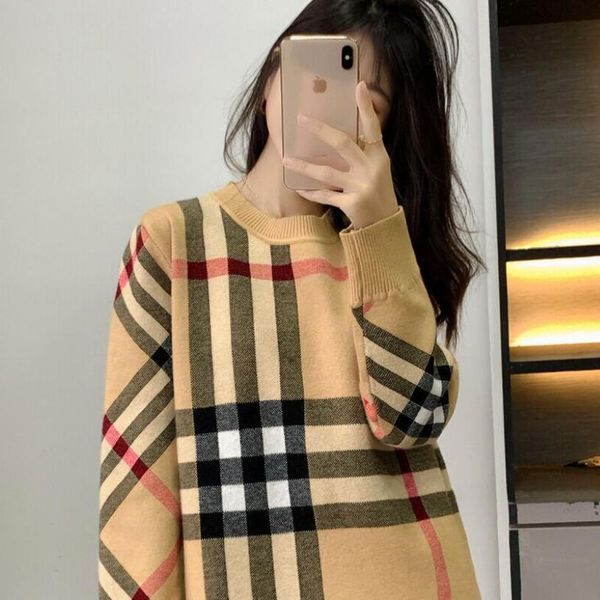 women's sweaters 2023 autumn new checker printed round neck women's knitted cardigan fashion colored women's coat, White;black
women's sweaters 2023 autumn new checker printed round neck women's knitted cardigan fashion colored women's coat, White;black