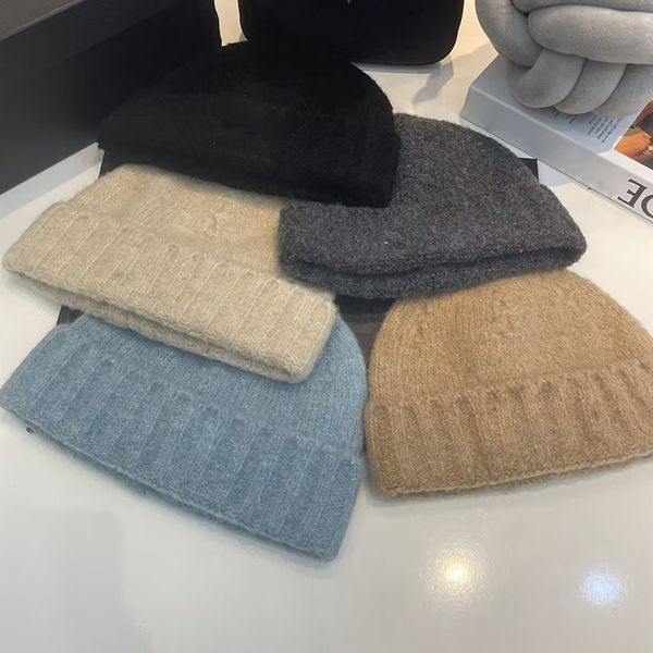 fashion designer knitted hats for women outdoor winter knitted bannies with printing, Blue;gray
fashion designer knitted hats for women outdoor winter knitted bannies with printing, Blue;gray