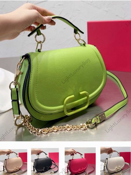 logo designer handbags designers crossbody saddle bag portable joker fashion street snap small style single shoulder bag 230831
logo designer handbags designers crossbody saddle bag portable joker fashion street snap small style single shoulder bag 230831