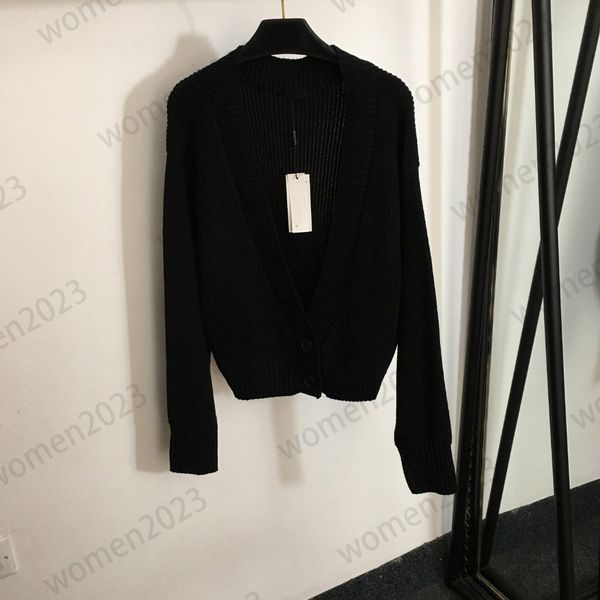2023fw brand women sweater jackets long sleeve wool cardigan with deep v-neck jackets designer knitted coats high end ladies autumn sweaters, Black;brown
2023fw brand women sweater jackets long sleeve wool cardigan with deep v-neck jackets designer knitted coats high end ladies autumn sweaters, Black;brown