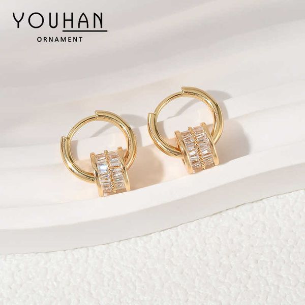 high grade small waist temperament earrings for women one pair of zircon earrings commuter round face thin ear clasps, Golden;silver
high grade small waist temperament earrings for women one pair of zircon earrings commuter round face thin ear clasps, Golden;silver