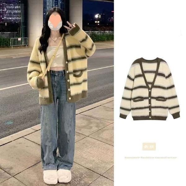 autumn and sweaters winter soft glutinous design imitation mink velvet cardigan lazy preppy stripe loose v neck, White;black
autumn and sweaters winter soft glutinous design imitation mink velvet cardigan lazy preppy stripe loose v neck, White;black