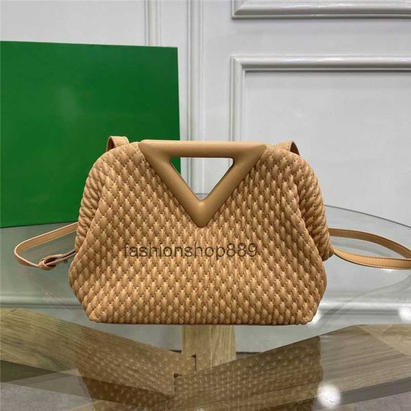 handbag tote large women shoulder leather bag designer crossbody packs female fitne luggage woven bag plush fashion bags
handbag tote large women shoulder leather bag designer crossbody packs female fitne luggage woven bag plush fashion bags