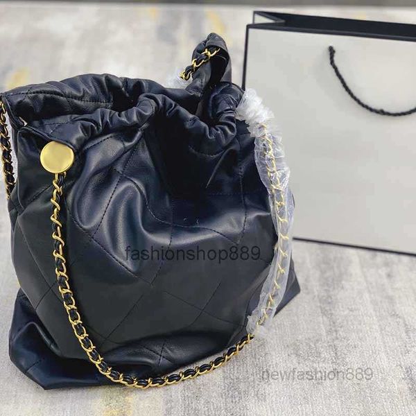 bag chain totes designer vintage women bags solid color leather bag large shopping handbags golden pendant claic handbags quality
bag chain totes designer vintage women bags solid color leather bag large shopping handbags golden pendant claic handbags quality