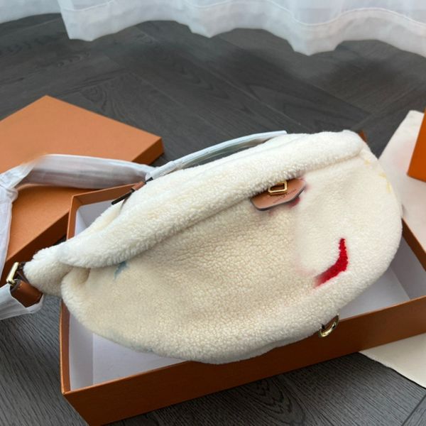 designer waist bag teddy series autumn and winter lamb wool letter chest package with the handle
designer waist bag teddy series autumn and winter lamb wool letter chest package with the handle