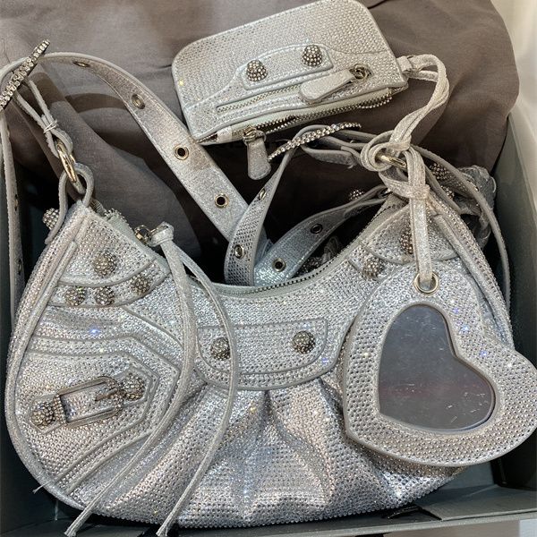 designer bag neo classic motorcycle bag genuine leather handbag messenger bags woman shoulder cross body bag wallet locomotive bags
designer bag neo classic motorcycle bag genuine leather handbag messenger bags woman shoulder cross body bag wallet locomotive bags