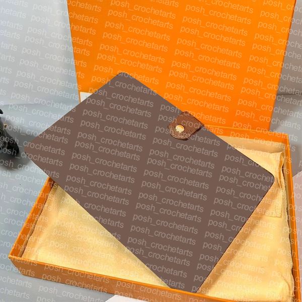 agenda with card holders slots large ring agenda cover with binder sold with box packaing, Brown;gray
agenda with card holders slots large ring agenda cover with binder sold with box packaing, Brown;gray