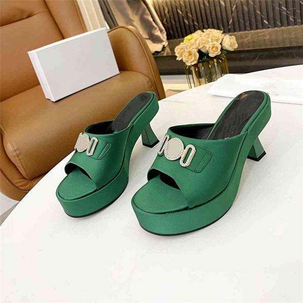 fashion sandals 2023 medusa the latest style comfortable soft men and women flat bottom letter logo summer casual slippers 02-02, Black
fashion sandals 2023 medusa the latest style comfortable soft men and women flat bottom letter logo summer casual slippers 02-02, Black