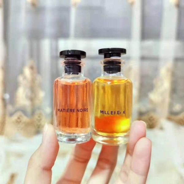 a perfume set of five rose des vents floral fragrances matiere noire oriental woody parfum apogee 10ml /5 lasting fragrance gift
a perfume set of five rose des vents floral fragrances matiere noire oriental woody parfum apogee 10ml /5 lasting fragrance gift