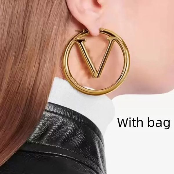 luxury big gold hoop earrings for lady women 3cm/4cm/5cm orrous girls ear studs set designer jewelry earring valentine's day gift engag, Golden;silver
luxury big gold hoop earrings for lady women 3cm/4cm/5cm orrous girls ear studs set designer jewelry earring valentine's day gift engag, Golden;silver