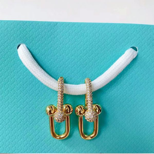 new gold diamond earrings luxury diamond inlaid ushaped 925 silver earrings girls holiday gift factory, Golden;silver
new gold diamond earrings luxury diamond inlaid ushaped 925 silver earrings girls holiday gift factory, Golden;silver