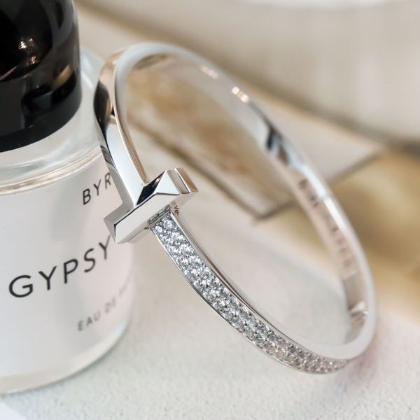925 sterling silver bangle for women charm bracelets with half diamond version wide, Golden;silver
925 sterling silver bangle for women charm bracelets with half diamond version wide, Golden;silver