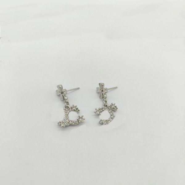 2023 luxury quality charm stud earring with diamond and flower shape have box stamp silver plated ps3785, Golden
2023 luxury quality charm stud earring with diamond and flower shape have box stamp silver plated ps3785, Golden
