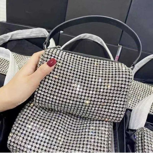 2023 r women's bags classic retro bamboo bags mini denim collection one shoulder luxury hand wallets new
2023 r women's bags classic retro bamboo bags mini denim collection one shoulder luxury hand wallets new