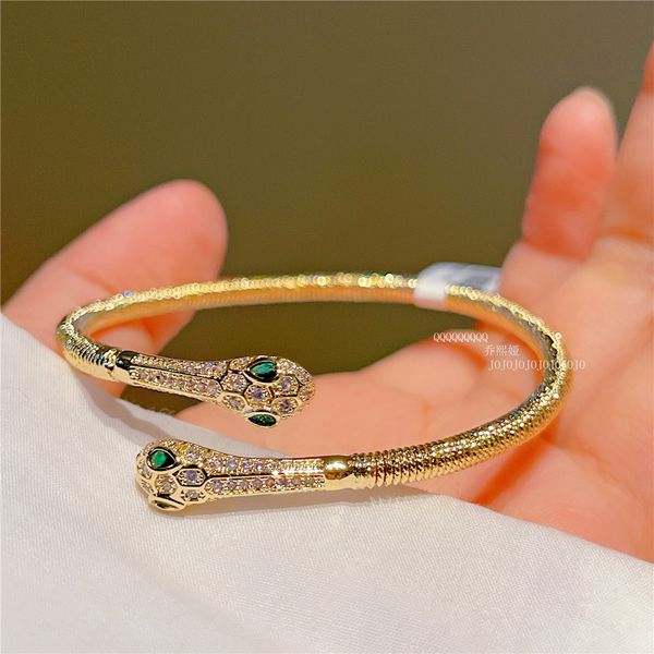 Charm bangle Classic designer adjustable snake-shaped bracelet Sweet and delicate glittering bracelet accessories wholesale
Charm bangle Classic designer adjustable snake-shaped bracelet Sweet and delicate glittering bracelet accessories wholesale