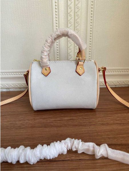 luxury designer bags nano speedy handbags genuine leather black and white color mini shoulder bags crossbodys free
luxury designer bags nano speedy handbags genuine leather black and white color mini shoulder bags crossbodys free