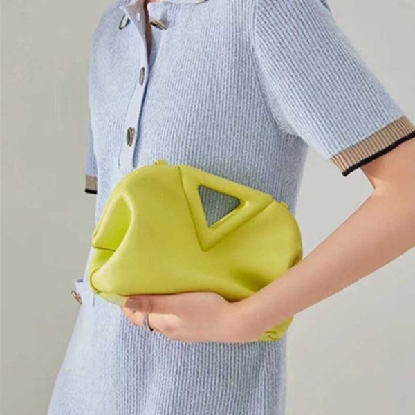 original edition bottegs venets point bags price candy color inverted triangle cloud bag soft skin fold small 2023 new one shoulde
original edition bottegs venets point bags price candy color inverted triangle cloud bag soft skin fold small 2023 new one shoulde