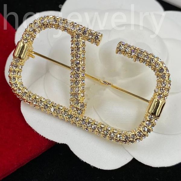 luxury women men designer brand letter brooches 18k gold plated inlay crystal rhinestone jewelry brooch charm pearl pin marry christmas part, Gray
luxury women men designer brand letter brooches 18k gold plated inlay crystal rhinestone jewelry brooch charm pearl pin marry christmas part, Gray