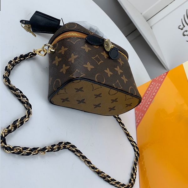 designer makeup bag m42264 womens fashion chain bag portable makeup bag leather crossbody bag flip design inside mobile phone pouch
designer makeup bag m42264 womens fashion chain bag portable makeup bag leather crossbody bag flip design inside mobile phone pouch