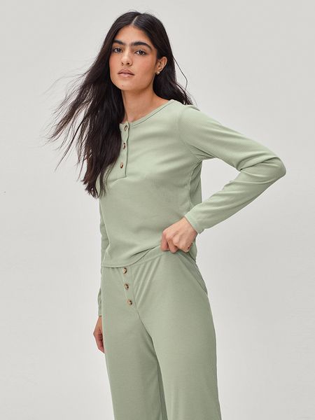 womens sleepwear hiloc solid color ribbed round neck home suit knitted pajamas for women trouser suits long sleeve sets outfits 230228, Black;red
womens sleepwear hiloc solid color ribbed round neck home suit knitted pajamas for women trouser suits long sleeve sets outfits 230228, Black;red