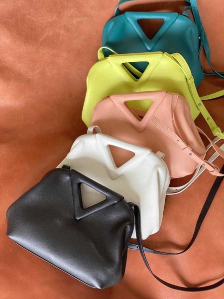8a original edition bottegs venets point bags price new cloud bag portable mini one shoulder cross b inverted triangle dumpling wo
8a original edition bottegs venets point bags price new cloud bag portable mini one shoulder cross b inverted triangle dumpling wo