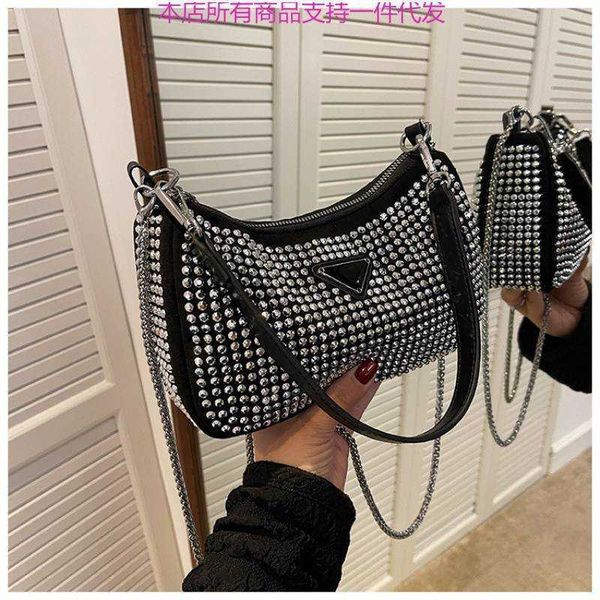 2023 luxury new sold drill underarm women's texture rhinestone sparkling french stick crossbody chain bag
2023 luxury new sold drill underarm women's texture rhinestone sparkling french stick crossbody chain bag