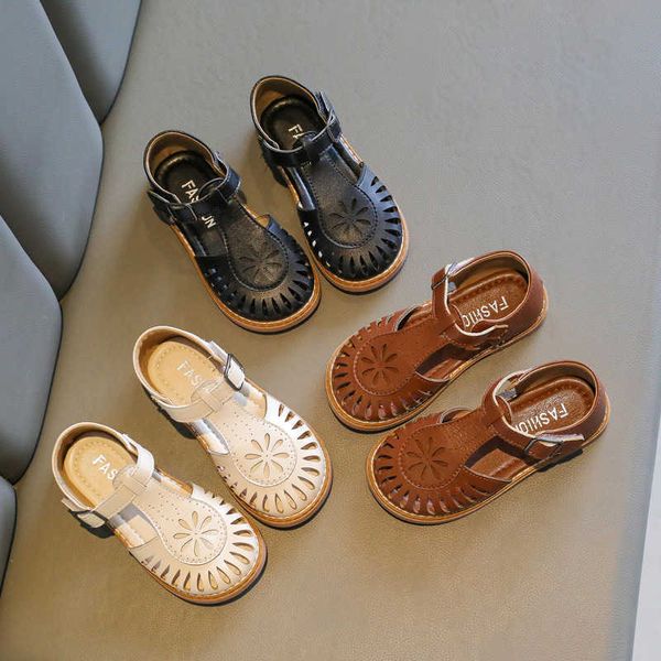 sandals 2023 new children's hollowed-out british style soft bottom carved fashion princess beach sandals l230301, Black;red
sandals 2023 new children's hollowed-out british style soft bottom carved fashion princess beach sandals l230301, Black;red