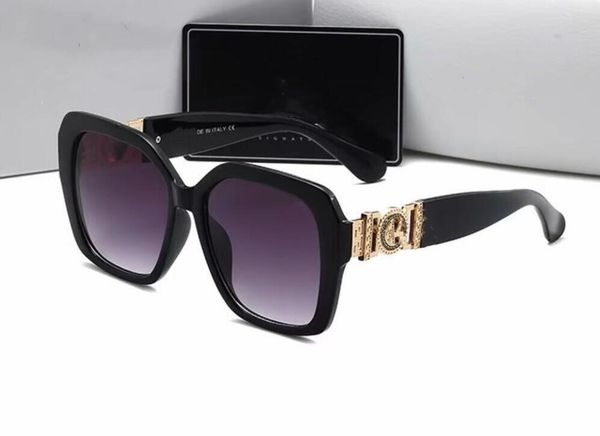 1pcs fashion round sunglasses eyewear sun glasses designer brand black metal frame dark 50mm glass lenses for mens womens better brown 4378, White;black
1pcs fashion round sunglasses eyewear sun glasses designer brand black metal frame dark 50mm glass lenses for mens womens better brown 4378, White;black
