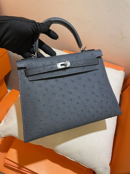 25cm totes real ostrich skin design handbag women shoulder bag fully handmade quality wax line stitching gris etain black red many colors wh
25cm totes real ostrich skin design handbag women shoulder bag fully handmade quality wax line stitching gris etain black red many colors wh
