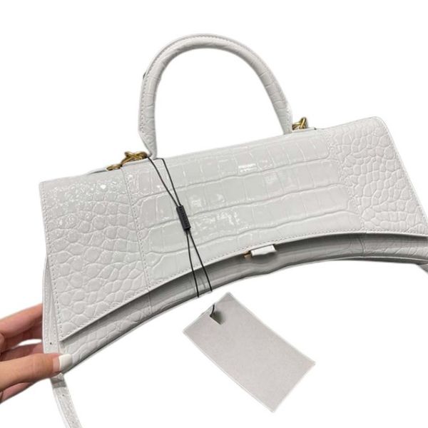 fashion women luxurys crossbody bag famous classical designer lady cross body bags handbag half moon shaped hourglass bag purse gold silver
fashion women luxurys crossbody bag famous classical designer lady cross body bags handbag half moon shaped hourglass bag purse gold silver