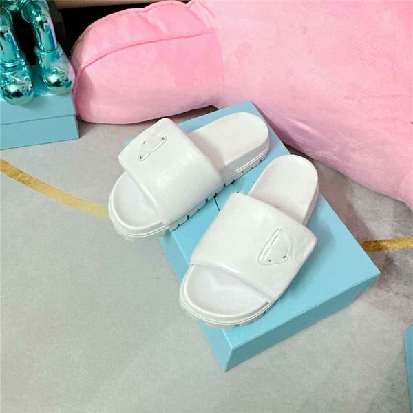fashion slippers 2023 pradity luxury design summer men and women flat shoes thick sole leather rubber letter logo casual cartoon slippers 03, Black
fashion slippers 2023 pradity luxury design summer men and women flat shoes thick sole leather rubber letter logo casual cartoon slippers 03, Black