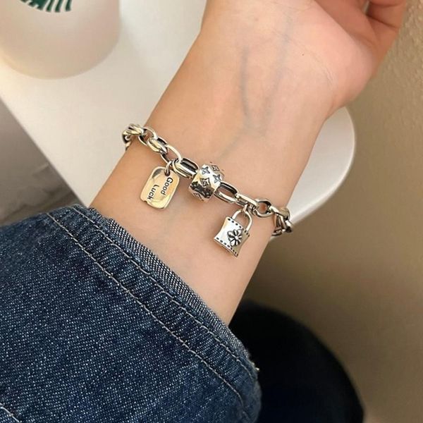 personality design small lock letter brand ring bracelet metal cold wind chain bracelet bracelet wholesale women, Golden;silver
personality design small lock letter brand ring bracelet metal cold wind chain bracelet bracelet wholesale women, Golden;silver