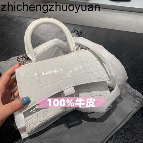 women's 23 new fashion hourglass bag versatile single room messenger women's fashion handbag
women's 23 new fashion hourglass bag versatile single room messenger women's fashion handbag