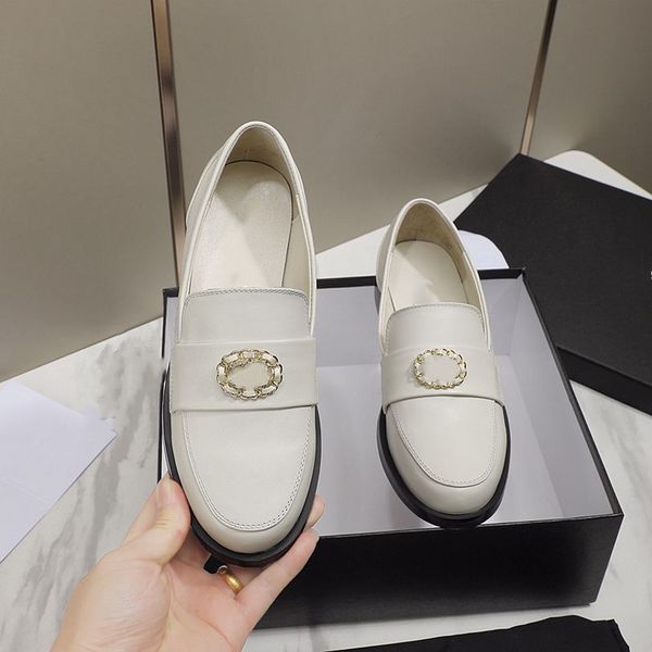 fashion dress shoes 2023 channel women leather high heel metal buckle letter logo wedding party business casual flat shoes 03-014, Black
fashion dress shoes 2023 channel women leather high heel metal buckle letter logo wedding party business casual flat shoes 03-014, Black