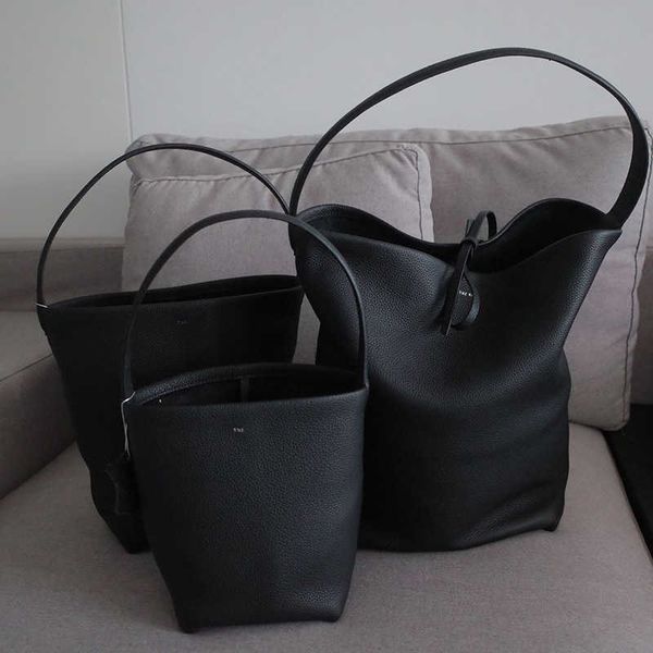 designer bag large capacity row shoulder bag women bucket cowhide handbag mother bag lichee grain head layer cowhide bucket 230301
designer bag large capacity row shoulder bag women bucket cowhide handbag mother bag lichee grain head layer cowhide bucket 230301